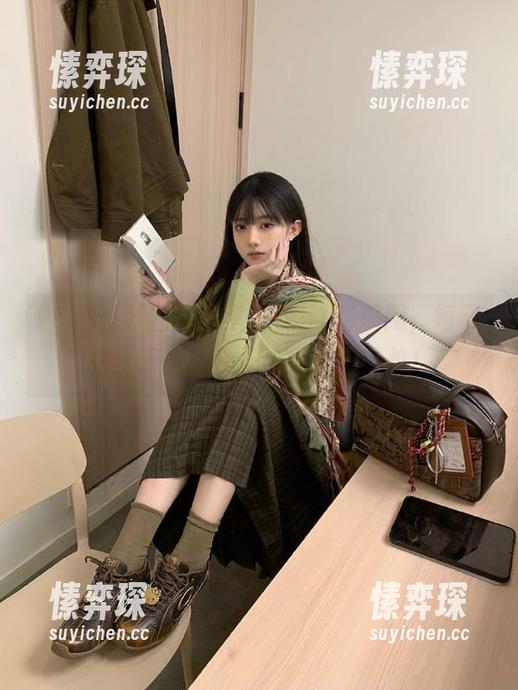 想永久跟随51吃瓜网，每天都有新瓜，今天的果然不简单！-愫弈琛