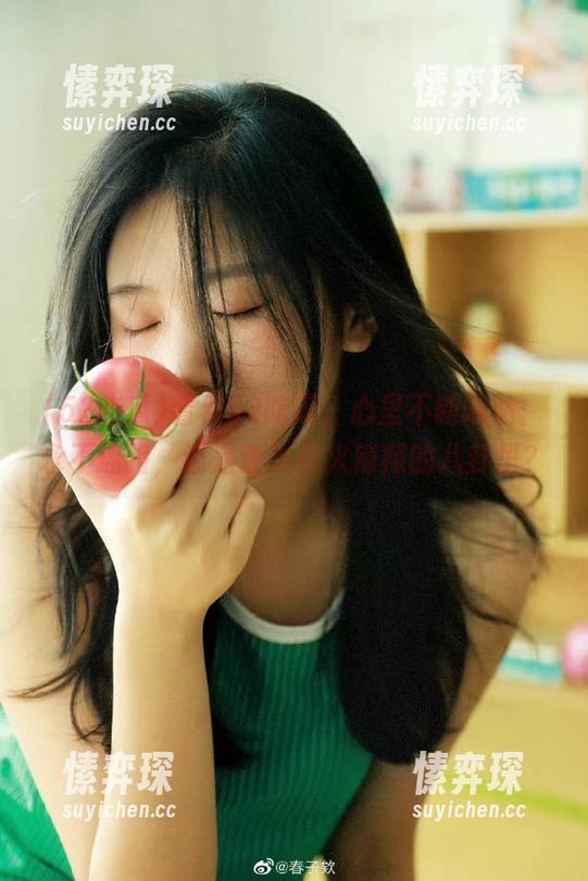 看着52吃瓜，心里不断嘀咕：永不迷路，还是迷失在火辣辣的八卦里？-愫弈琛