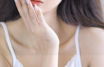 一看“91精品吃瓜”视频，懒得写评论，只想哈哈归哈哈，人生真讽刺。