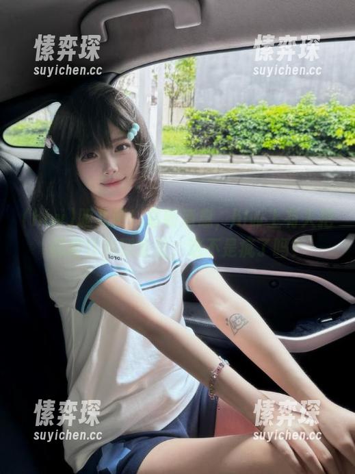 胆儿肥!最新消息,hlw上有人把鲜橙汁倒到水里,这不是疯了吗?-愫弈琛 胆儿肥!最新消息,hlw上有人把鲜橙汁倒到水里,这不是疯了吗?-愫弈琛