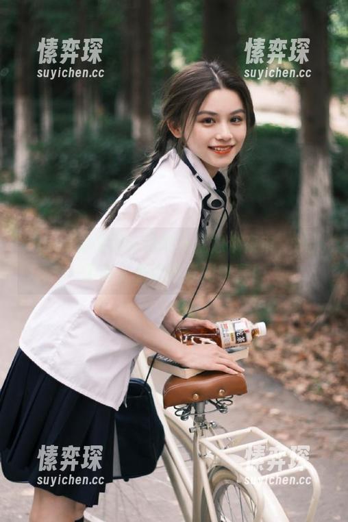 觉得hlw这地址就像个夜市，铺满了叫人垂涎的奇闻轶事！-愫弈琛