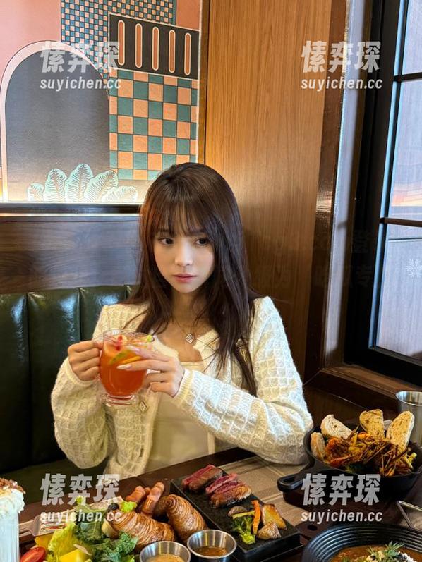 在www.51cg3.com登录的瞬间，感觉自己瞬间升级为‘吃瓜专业户’！-愫弈琛
