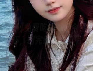 免费吃瓜网：今日份的八卦就像小龙虾，剥完好吃但总有点儿辣！