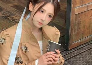 吃瓜网苹果版的人人直播，带你一睹大家陪跑时的窘迫与羞涩！