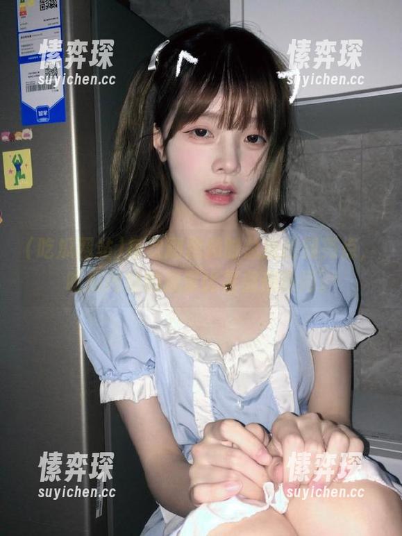 每次刷视频时总能捡到亮点，吃瓜网站的流量比暑假都热闹。-愫弈琛