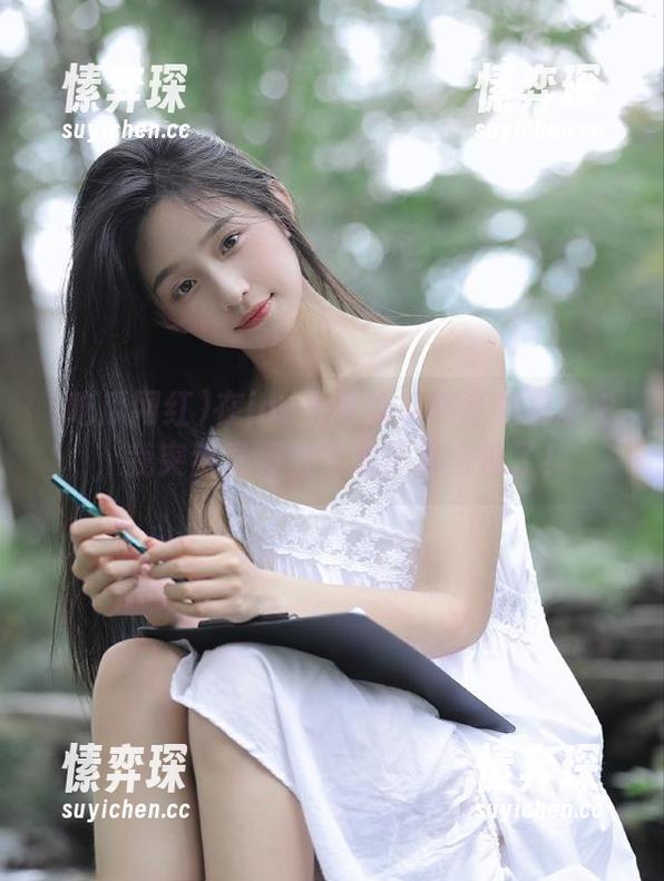 在ios上看吃瓜网红的黑历史，我突然觉得自己也不那么惨了！-愫弈琛