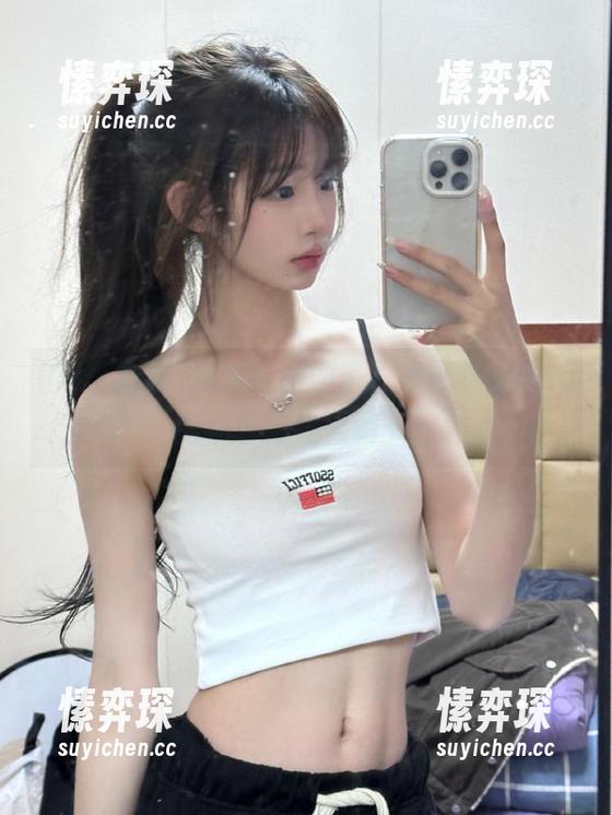把八卦搬回家，黑哥扒料app陪你聊得热火朝天！-愫弈琛
