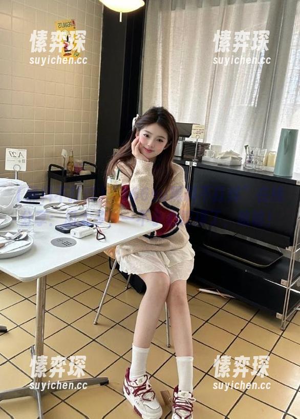 “166su黑料不打烊”在线分享：瓜太多，一不小心吃撑了，哈哈！-愫弈琛