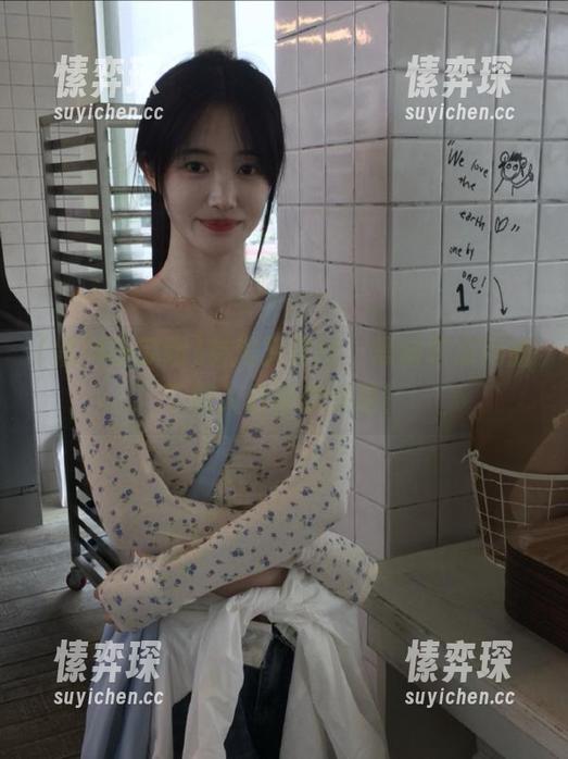 有趣又危险，黑料吃瓜网的下载入口等你来撩！-愫弈琛