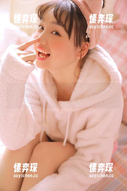 黑料社app，带你在瓜田里疯转，永不迷路的吃瓜新体验！-愫弈琛