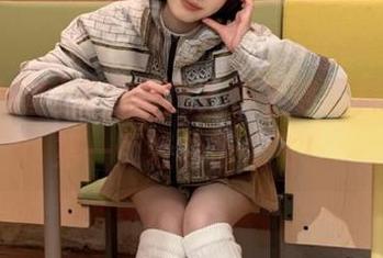 需要解压？快下载黑料社区，第一页轻松带你飞！