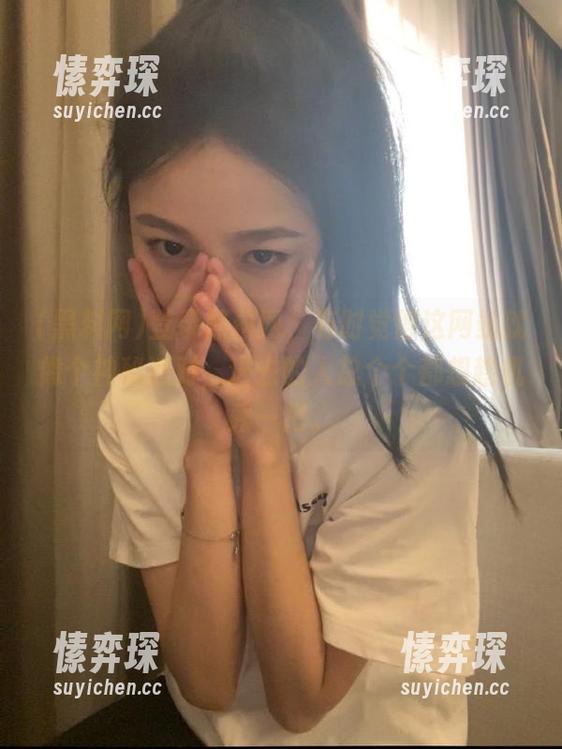 登录黑料网，有时觉得这网站就像个神秘派对，进去的人总个个都想趁机秀一把。-愫弈琛