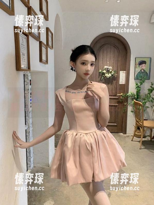 “黑料老司机”首页：瓜多到让你怀疑人生，快来填饱你的好奇心！-愫弈琛