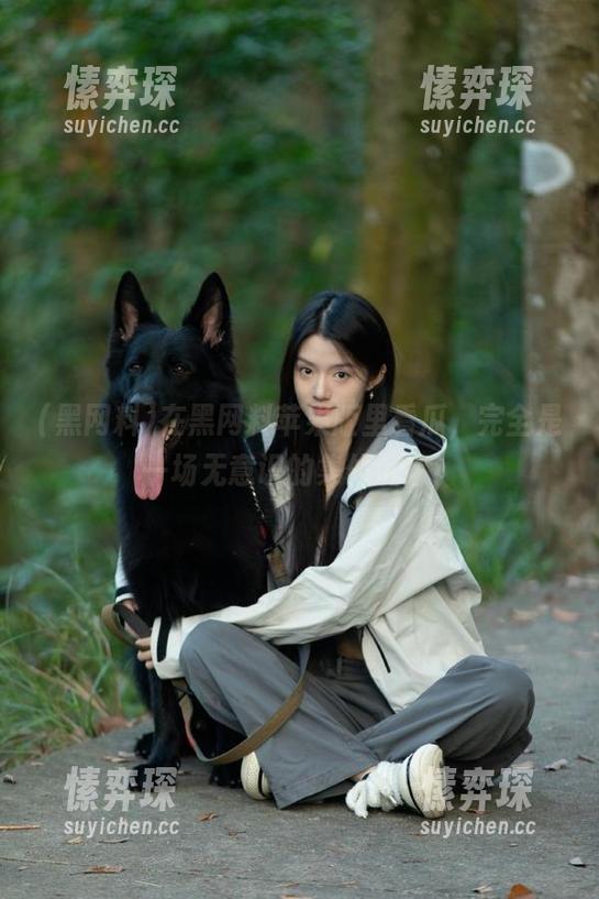 在黑网料苹果版里看瓜，完全是一场无意识的集体沉迷！-愫弈琛